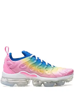 Nike: Светлые кроссовки  Air Vapormax Plus