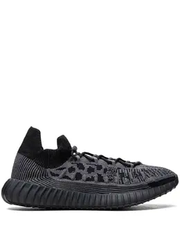 adidas: Чёрные кроссовки  Yeezy Boost 350 v2