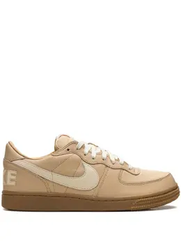 Nike: Бежевые кроссовки 