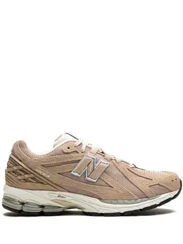 New Balance: Серебристые кроссовки  1906R