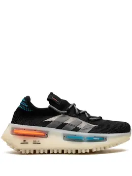 adidas: Чёрные кроссовки  NMD