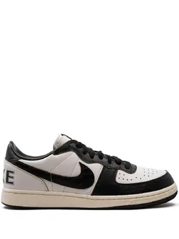 Nike: Белые кроссовки 