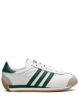 adidas: Белые кроссовки 