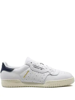 adidas: Белые кроссовки  Powerphase