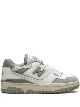 New Balance: Белые кроссовки  550