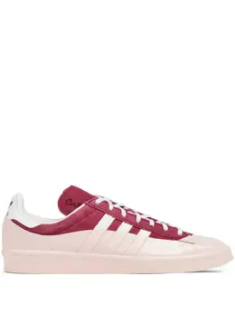 adidas: Красные кроссовки 
