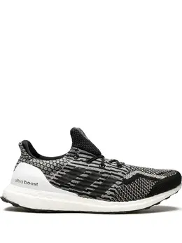 adidas: Чёрные кроссовки  UltraBoost
