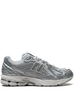 New Balance: Серебристые кроссовки  1906D