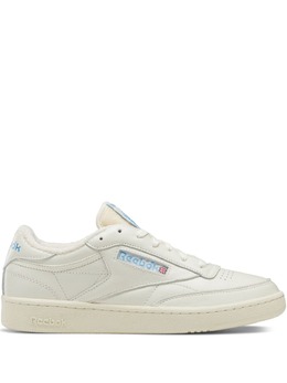 Reebok: Белые кроссовки  Club C 85