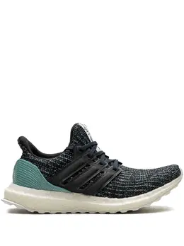 adidas: Чёрные кроссовки  UltraBoost