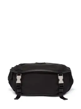 Prada: Чёрная сумка 