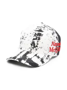 Alexander McQueen: Шляпа с абстрактным принтом 