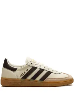 adidas: Белые кроссовки  Handball Spezial