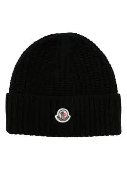 Moncler: Чёрная шапка 