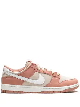Nike: Красные кроссовки  Dunk Low