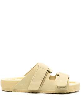 Birkenstock: Бежевые сандалии 