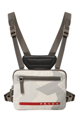 Prada: Светлая сумка 