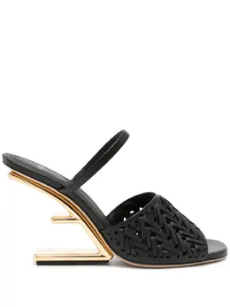 FENDI: Чёрные сандалии  First