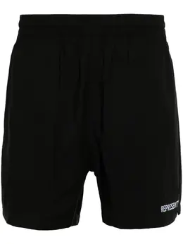 Represent: Чёрные шорты 