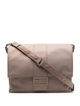 FENDI: Бежевая сумка  Baguette