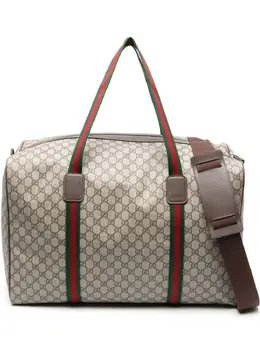 Gucci: Бежевая спортивная сумка  GG Supreme