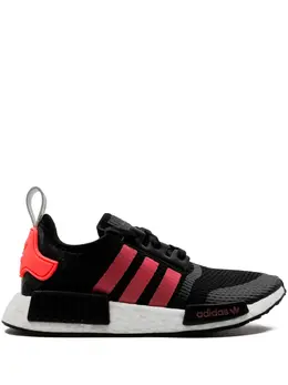 adidas: Чёрные кроссовки  NMD_R1