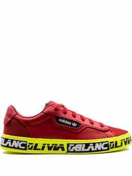 adidas: Красные кроссовки  Sleek