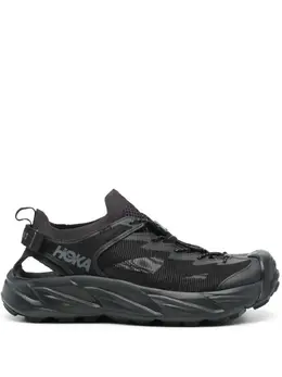 HOKA: Чёрные кроссовки 