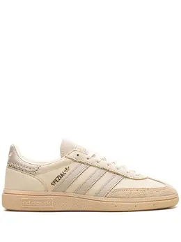 adidas: Белые кроссовки  Handball Spezial