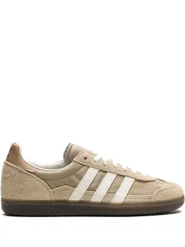 adidas: Кроссовки 