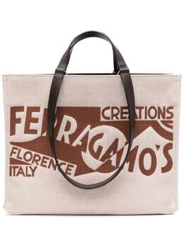 Ferragamo: Светлая сумка-шоппер 