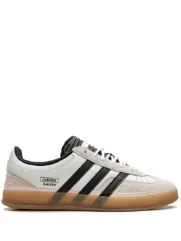 adidas: Белые кроссовки  Gazelle Indoor