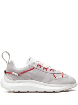 adidas: Белые кроссовки 