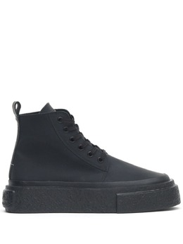 MM6 Maison Margiela: Чёрные кроссовки 
