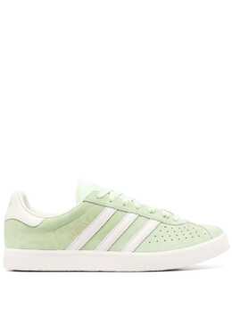 adidas: Светлые кроссовки  Gazelle