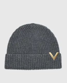 Valentino: Сірі шапки 