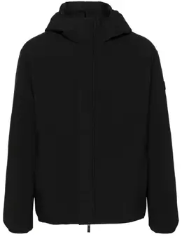 Moncler: Чёрная куртка 
