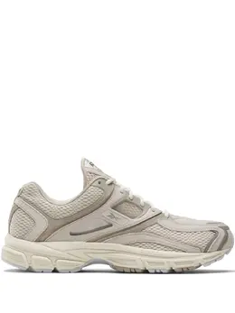 Reebok: Светлые кроссовки 