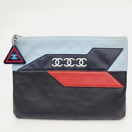 Chanel: Чёрный клатч 