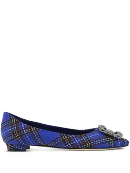 Manolo Blahnik: Голубые балетки  Hangisi