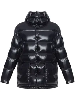 Moncler: Чёрная куртка 