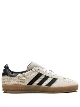adidas: Чёрные кроссовки  Gazelle Indoor