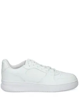 Lacoste: Белые кроссовки 