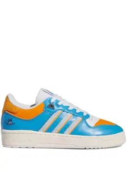 adidas: Светлые кроссовки  Rivalry Low