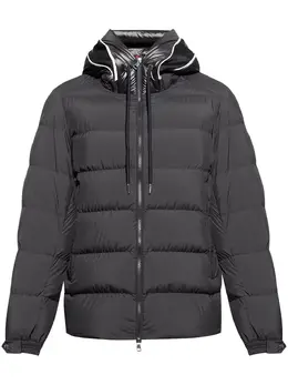 Moncler: Чёрная куртка 