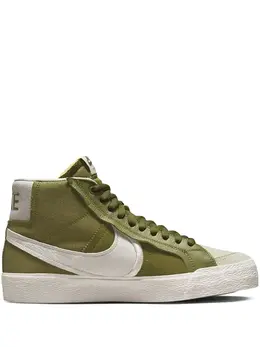 Nike: Зелёные кроссовки  Blazer Mid Premium