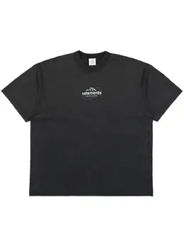 VETEMENTS: Весенняя футболка 