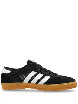 adidas: Чёрные кроссовки 