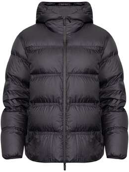Moncler: Чёрная куртка 