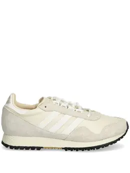 adidas: Белые кроссовки  New York